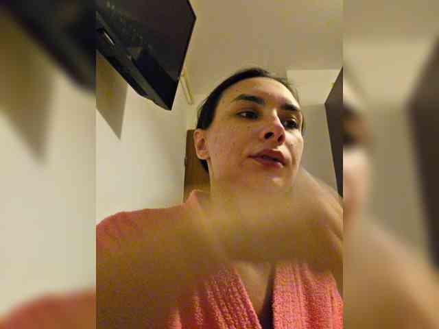 KateLove23 webcam