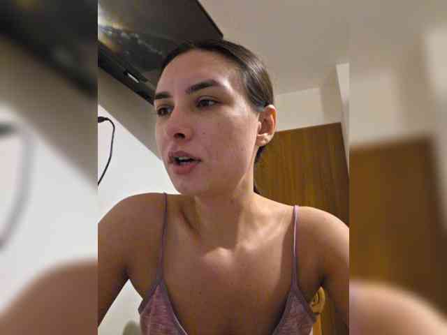 KateLove23 webcam