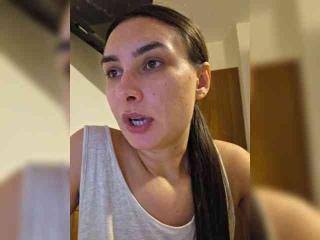 KateLove23 webcam
