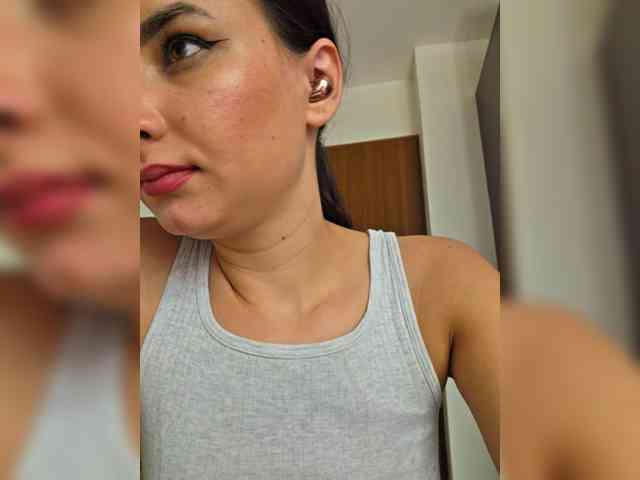 KateLove23 webcam
