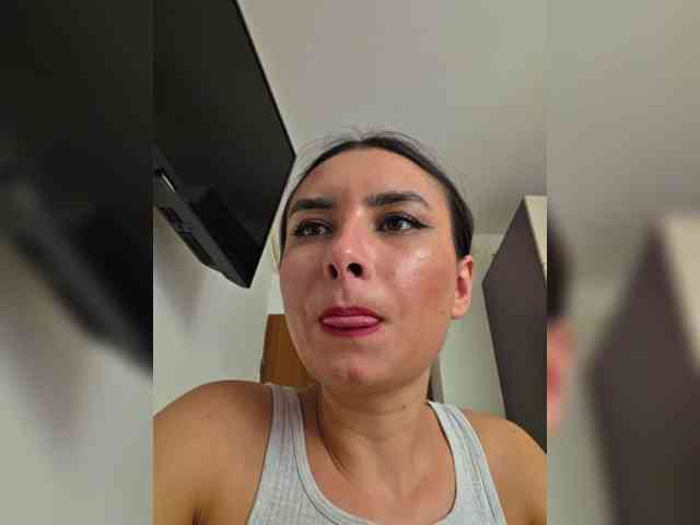KateLove23 webcam