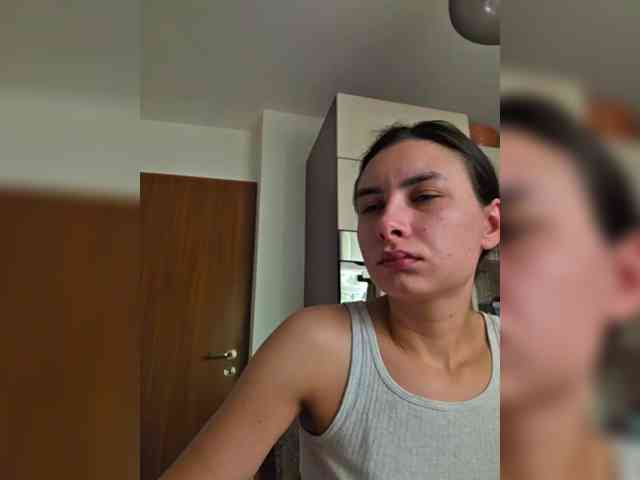 KateLove23 webcam