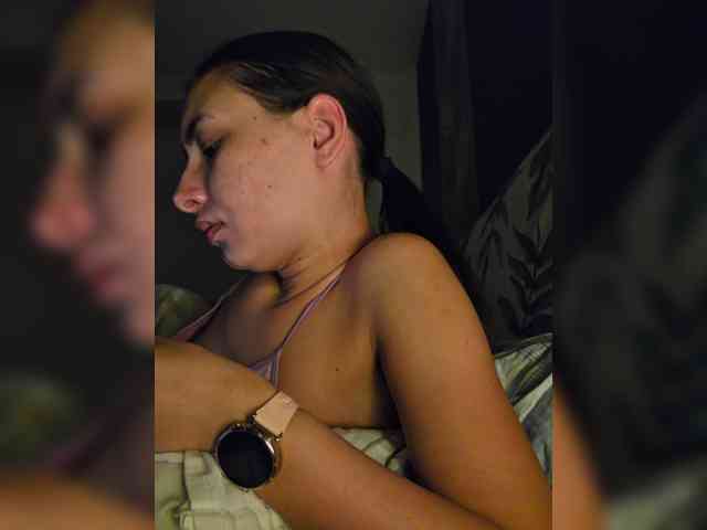 KateLove23 webcam
