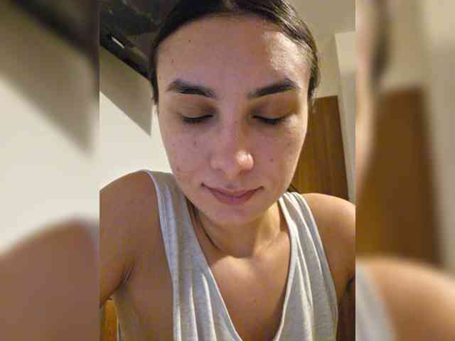 KateLove23 webcam