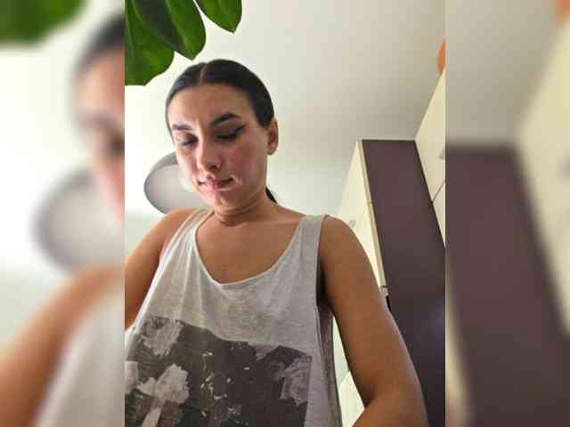 KateLove23 webcam