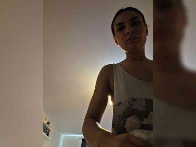 KateLove23 webcam