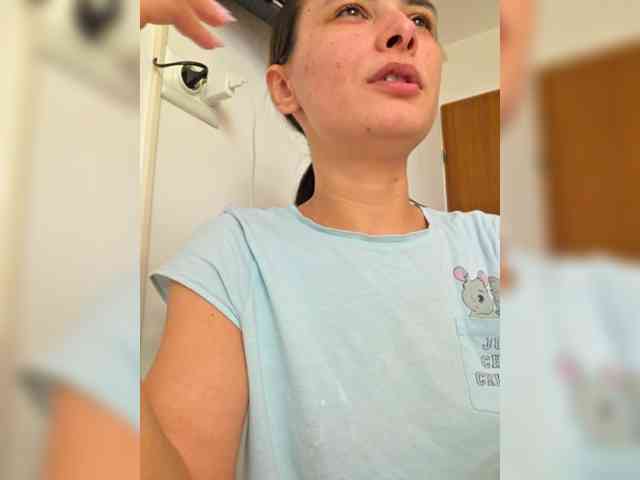 KateLove23 webcam