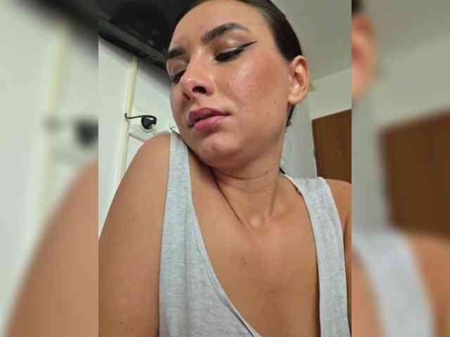 KateLove23 webcam