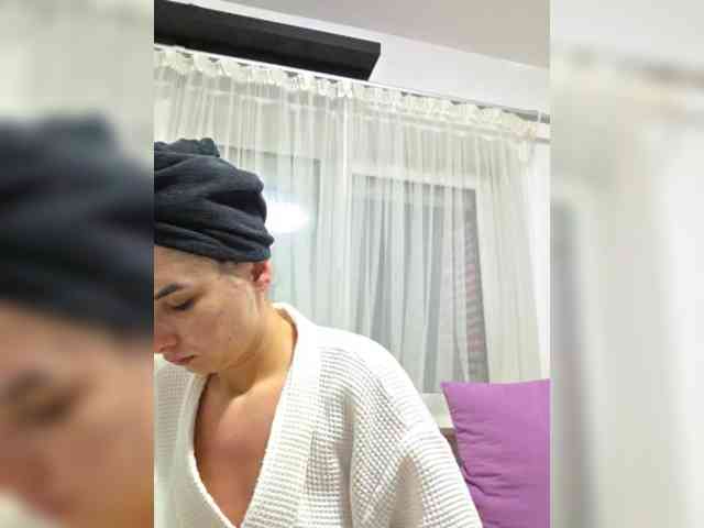 KateLove23 webcam