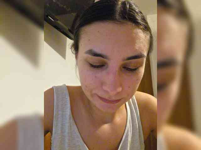 KateLove23 webcam