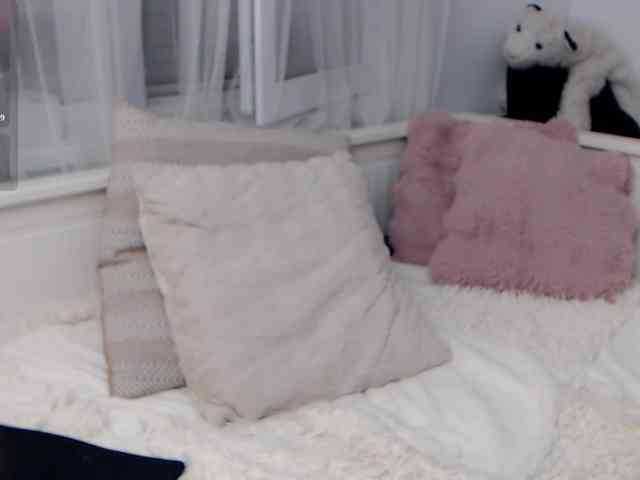 KateLove23 webcam