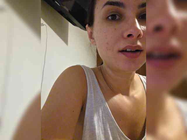 KateLove23 webcam