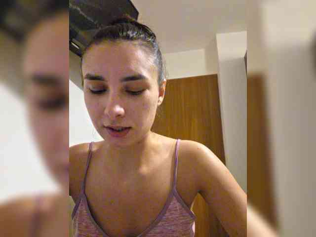 KateLove23 webcam