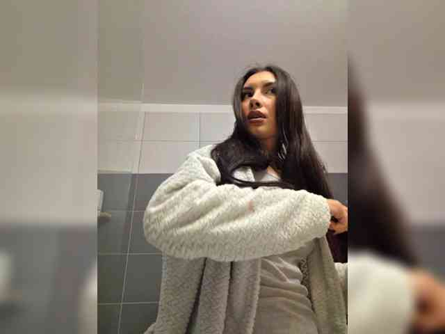 KateLove23 webcam