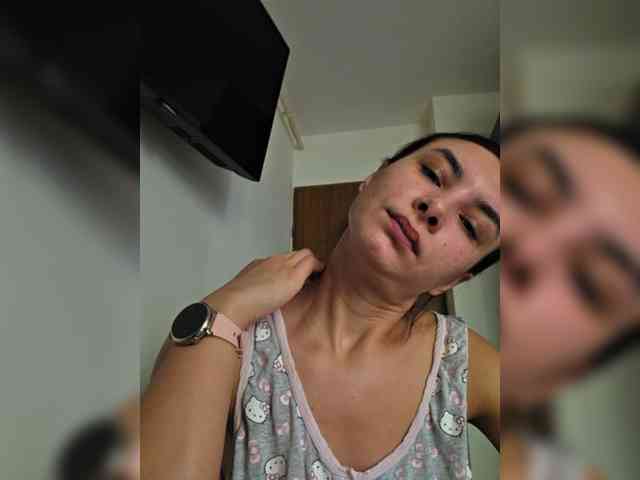 KateLove23 webcam