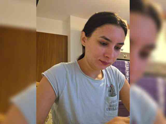 KateLove23 webcam