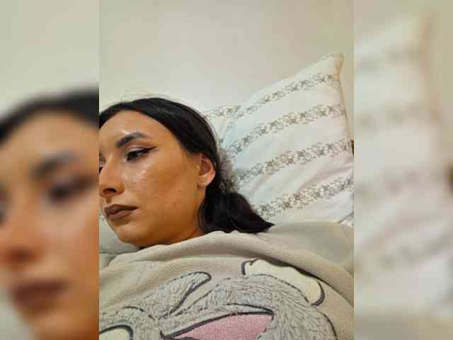 KateLove23 webcam