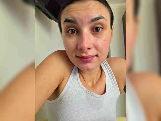 KateLove23 webcam