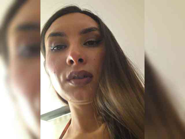 KateLove23 webcam