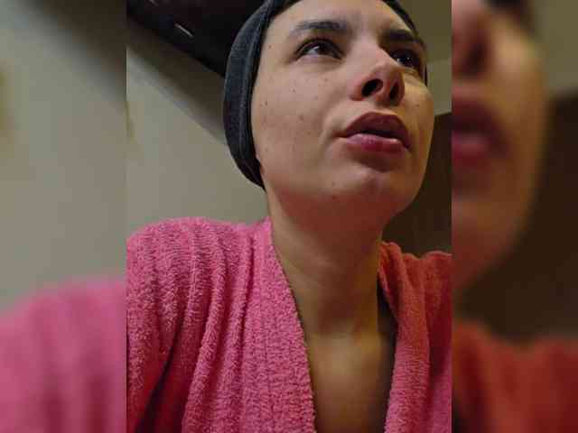 KateLove23 webcam