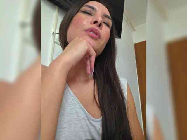 KateLove23 webcam