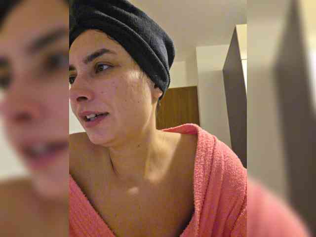 KateLove23 webcam