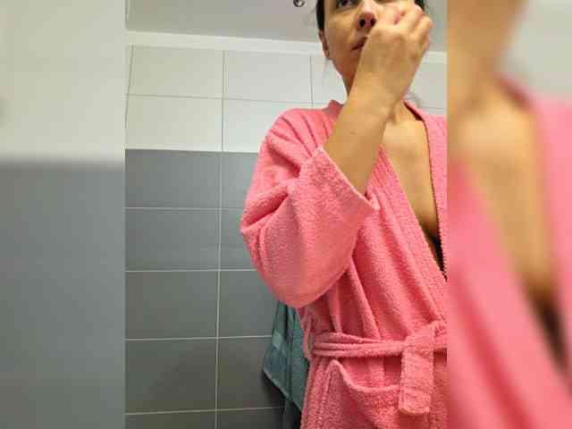KateLove23 webcam