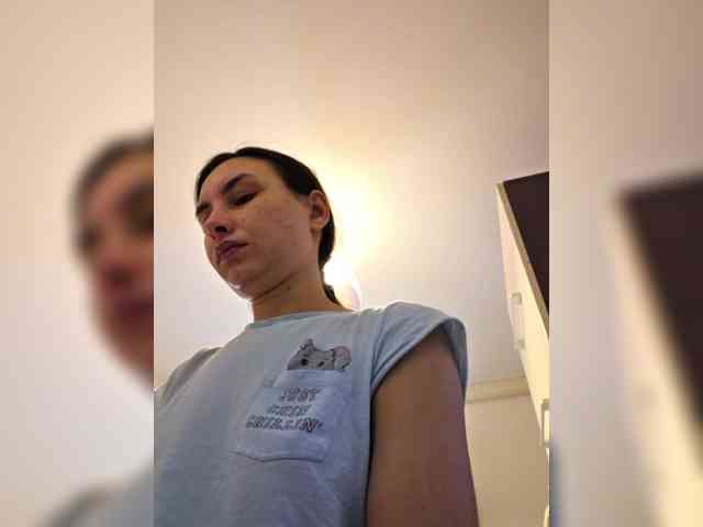 KateLove23 webcam