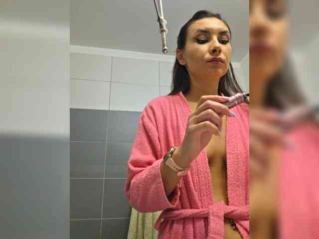 KateLove23 webcam