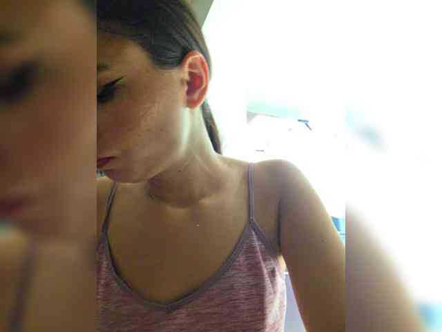 KateLove23 webcam