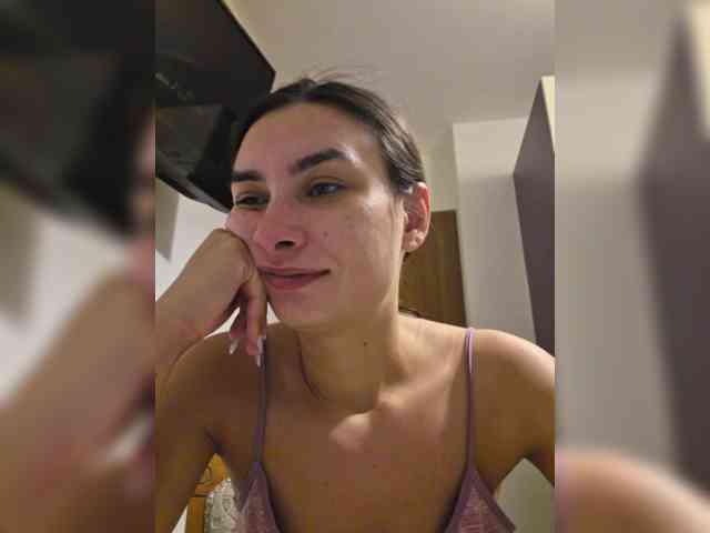 KateLove23 webcam