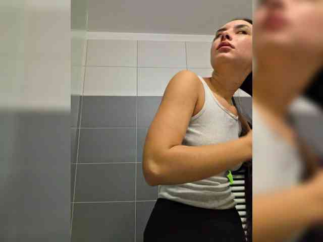KateLove23 webcam