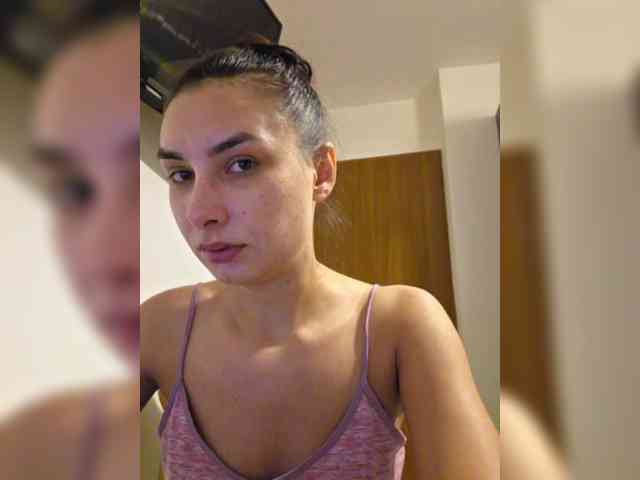 KateLove23 webcam