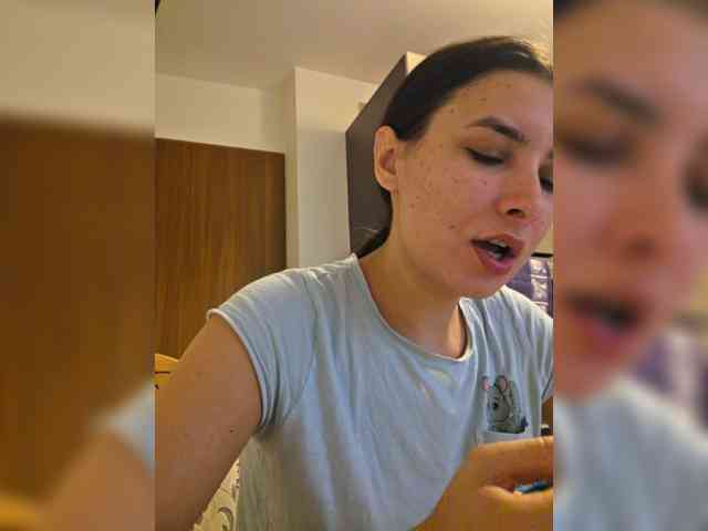 KateLove23 webcam