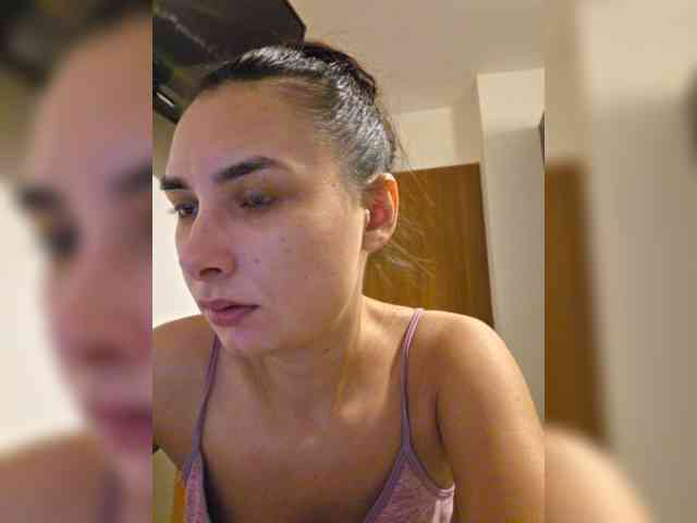 KateLove23 webcam