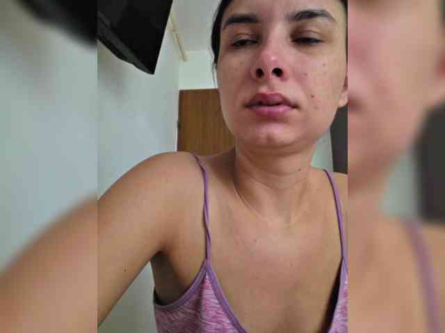 KateLove23 webcam
