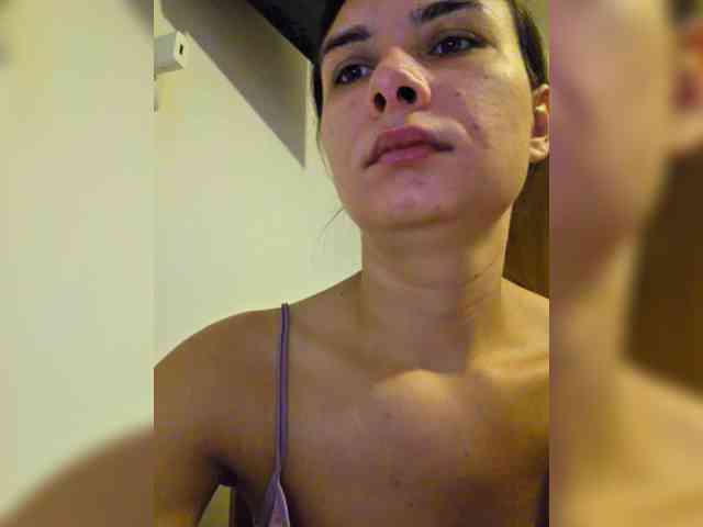 KateLove23 webcam