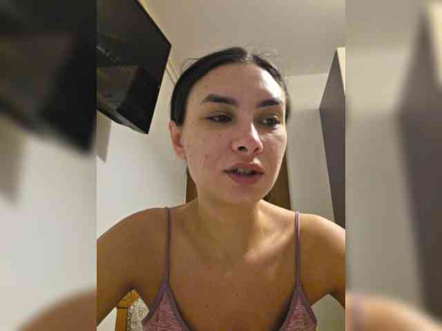 KateLove23 webcam