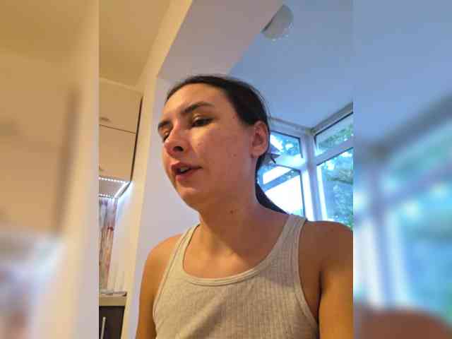KateLove23 webcam