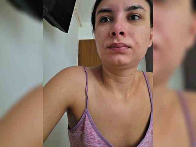 KateLove23 webcam