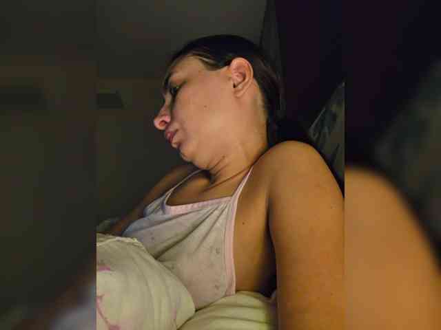 KateLove23 webcam