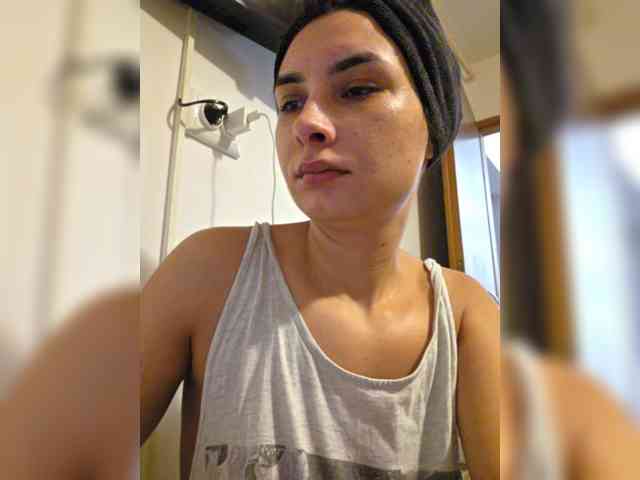 KateLove23 webcam