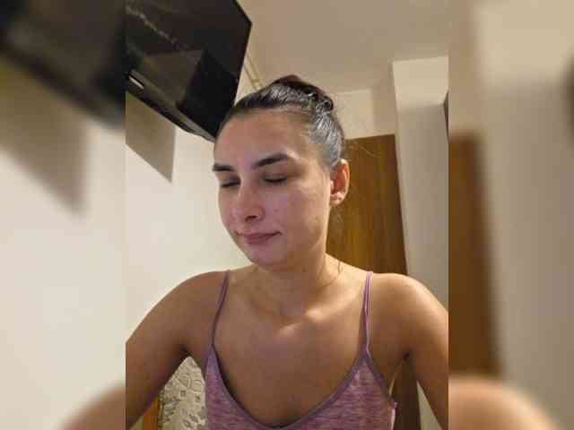 KateLove23 webcam