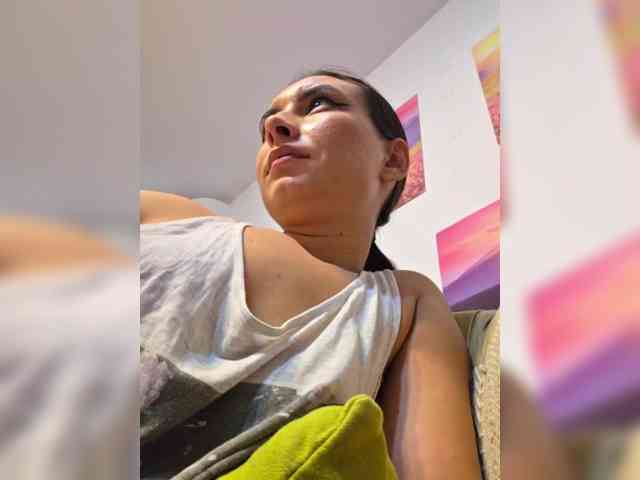 KateLove23 webcam
