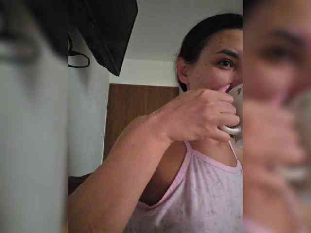KateLove23 webcam