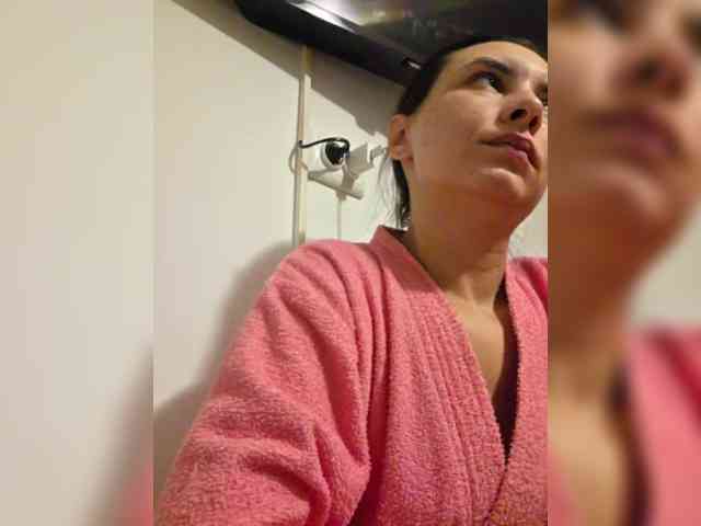 KateLove23 webcam