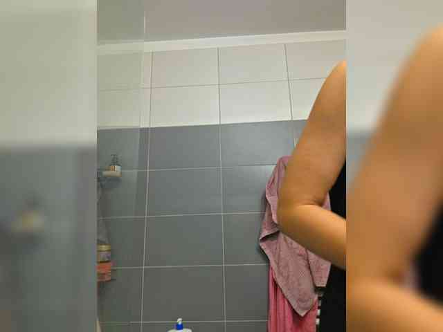 KateLove23 webcam