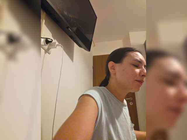 KateLove23 webcam