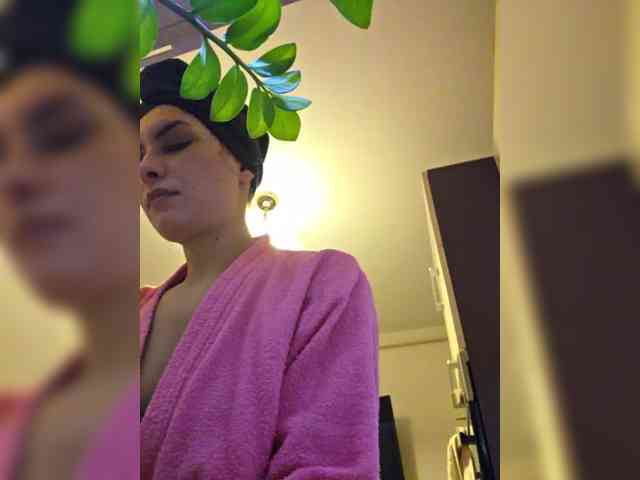 KateLove23 webcam