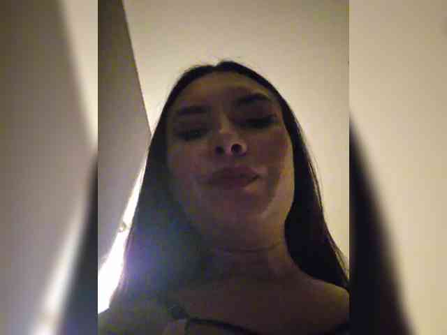 KateLove23 webcam